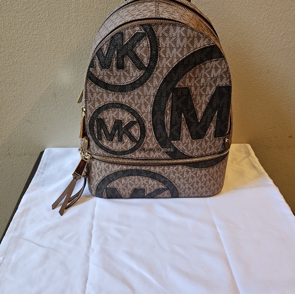 Michael kors medium Backpack - Picture 10 of 16